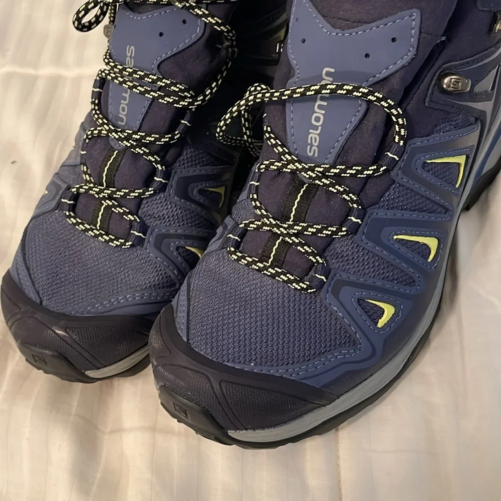 Salomon Womens Ultra Goretex high top never used but no tag. Lightweight shoe - Picture 9 of 9